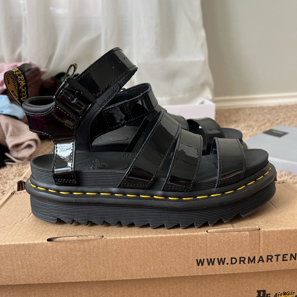 Doc Martens Blaire size 7. Worn twice!!